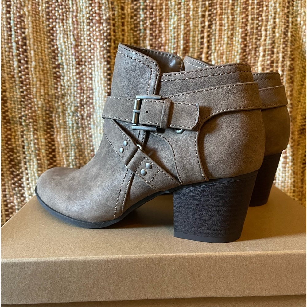 Indigo Rd. ankle boot size 7 brown NWT